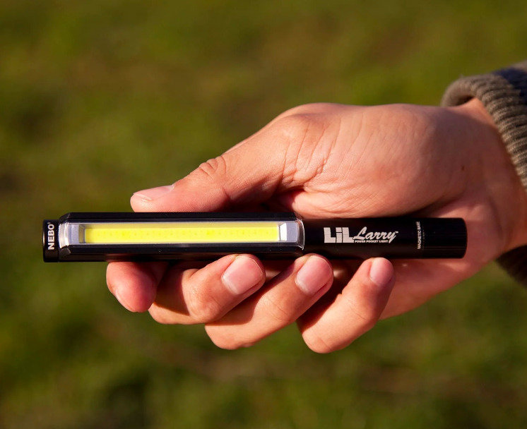 LINTERNA NEBO LIL LARRY 250 LUMENES PILAS AAA NEGRA - Imagen 2